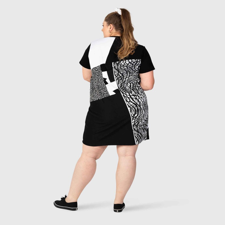 Tops Zero Waste Daniel Black + White 'All-Over Reroll' Short Sleeve Long Tee Shirt